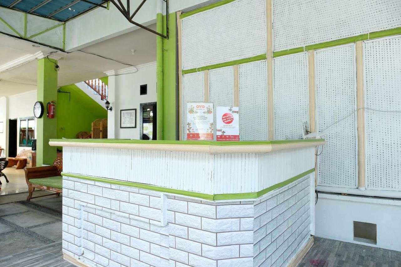 Oyo 2186 Esbe Hotel Syariah Tanjung Pandan Exterior photo