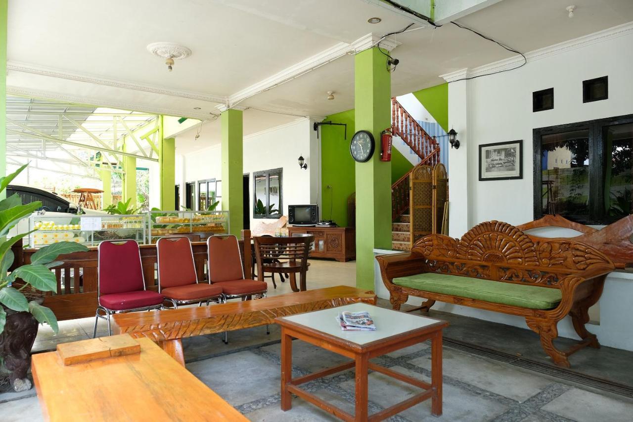 Oyo 2186 Esbe Hotel Syariah Tanjung Pandan Exterior photo