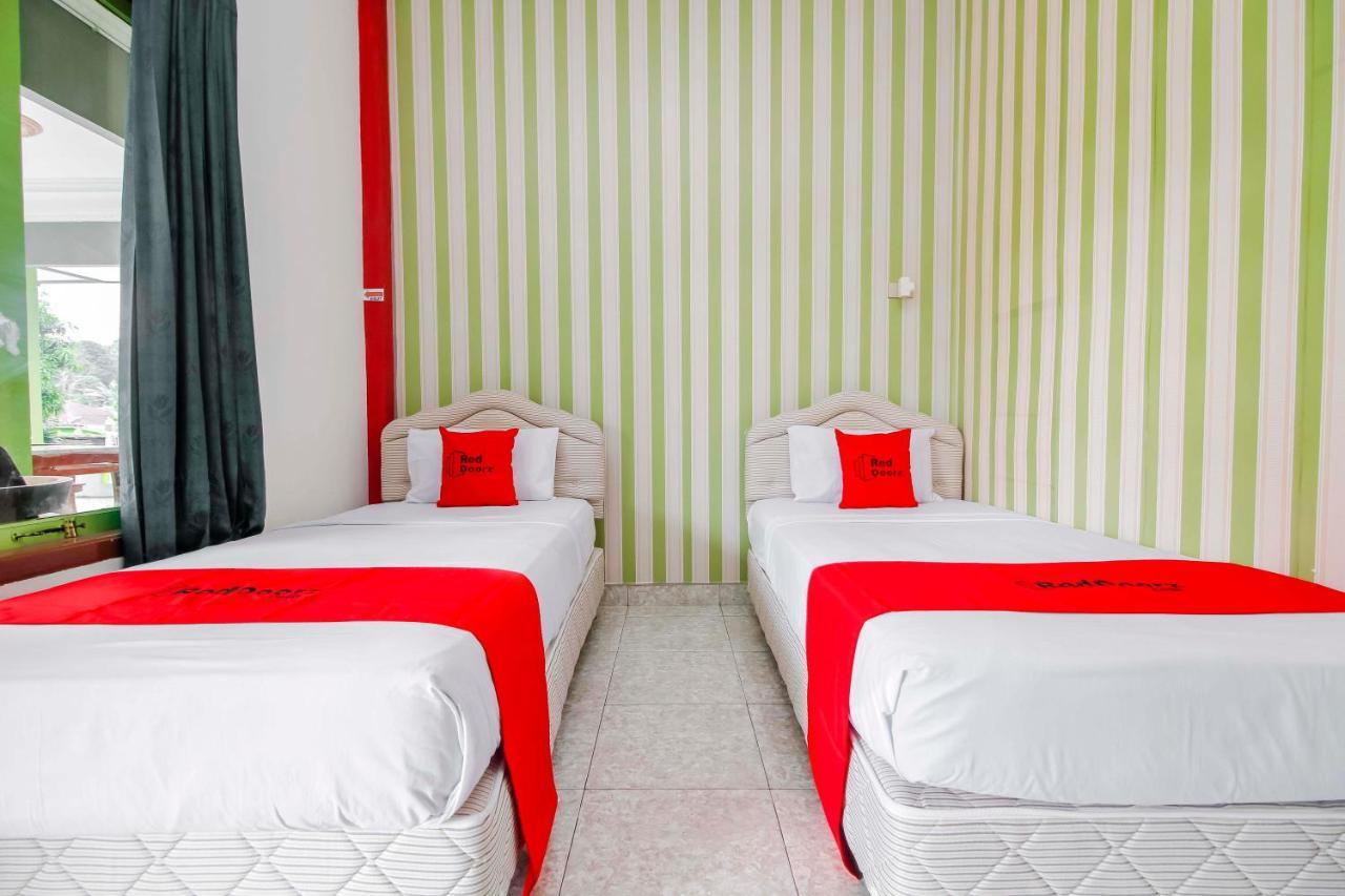 Oyo 2186 Esbe Hotel Syariah Tanjung Pandan Exterior photo