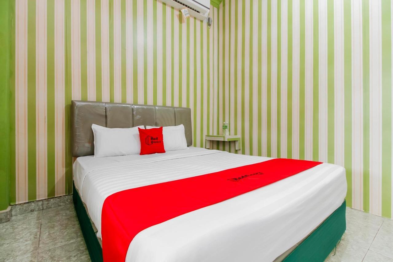 Oyo 2186 Esbe Hotel Syariah Tanjung Pandan Exterior photo