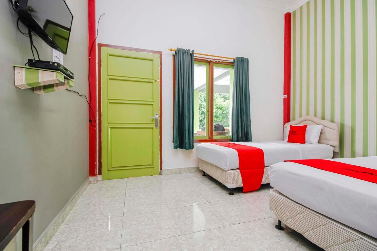 Oyo 2186 Esbe Hotel Syariah Tanjung Pandan Exterior photo