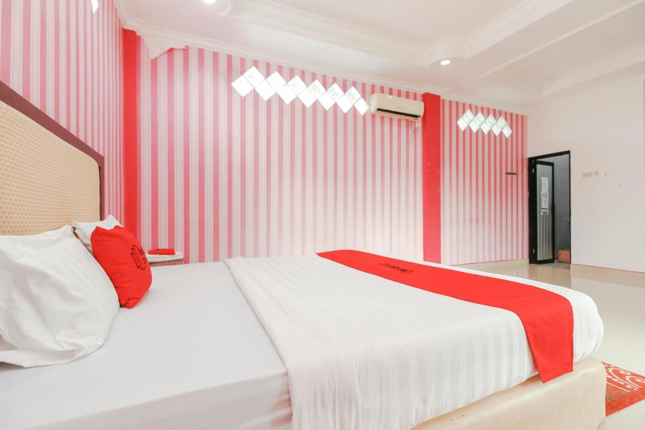 Oyo 2186 Esbe Hotel Syariah Tanjung Pandan Exterior photo