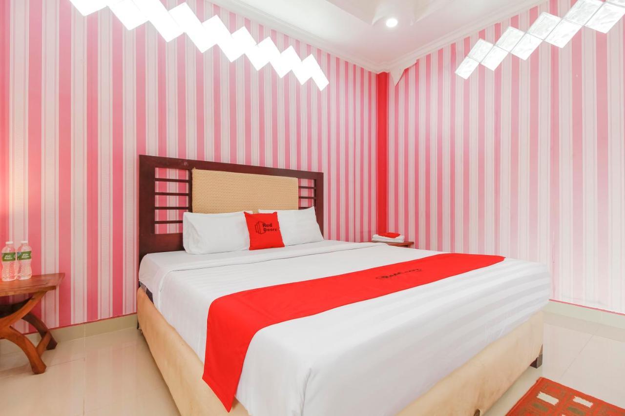 Oyo 2186 Esbe Hotel Syariah Tanjung Pandan Exterior photo