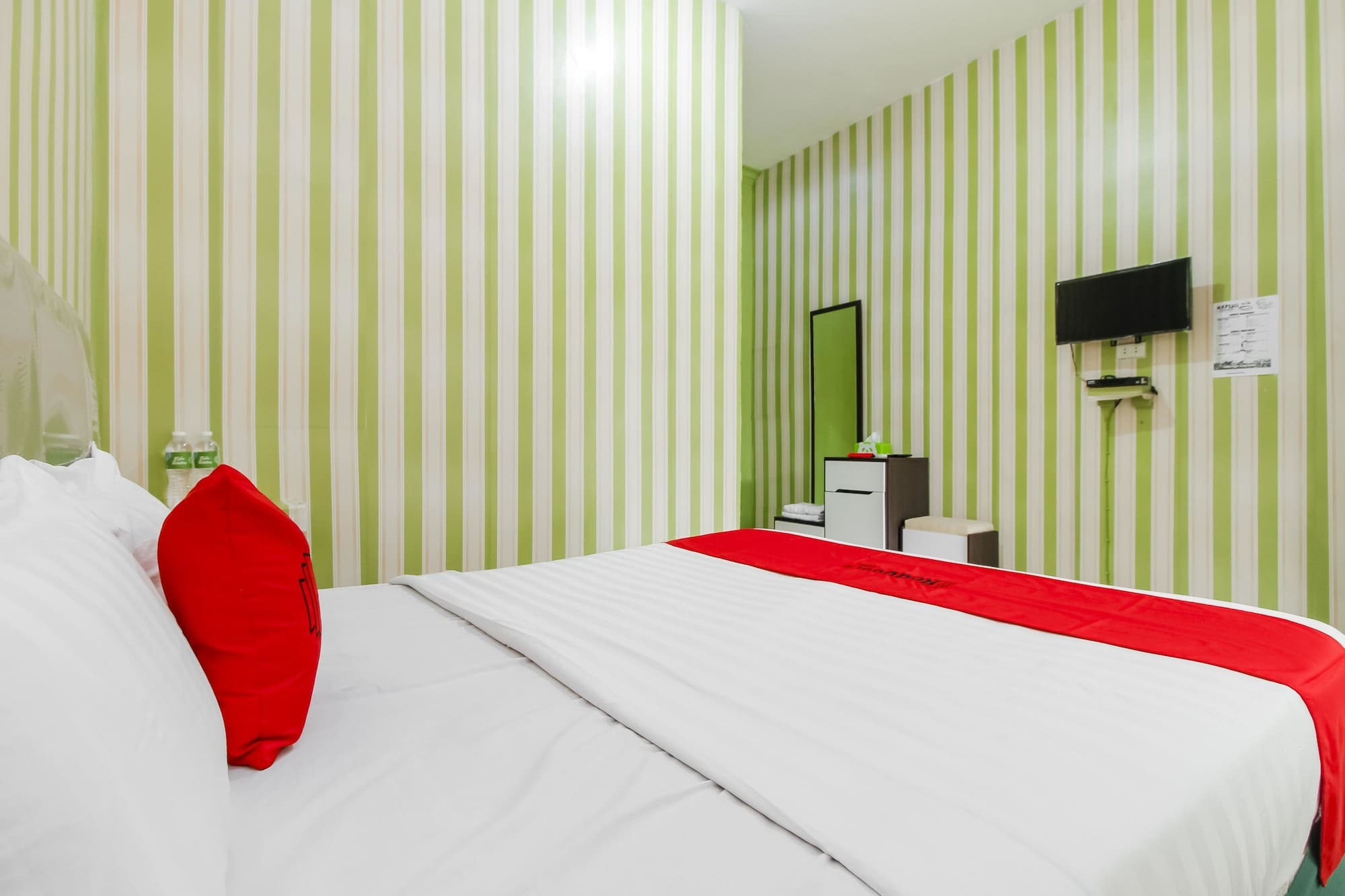 Oyo 2186 Esbe Hotel Syariah Tanjung Pandan Exterior photo