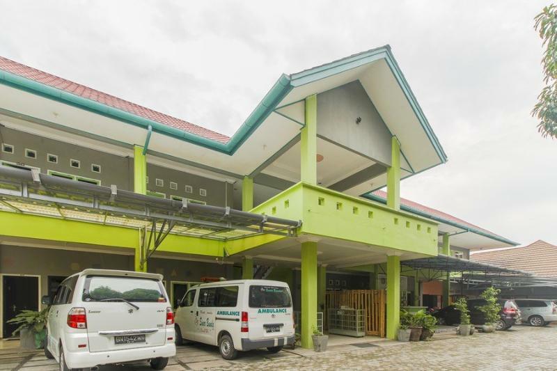 Oyo 2186 Esbe Hotel Syariah Tanjung Pandan Exterior photo