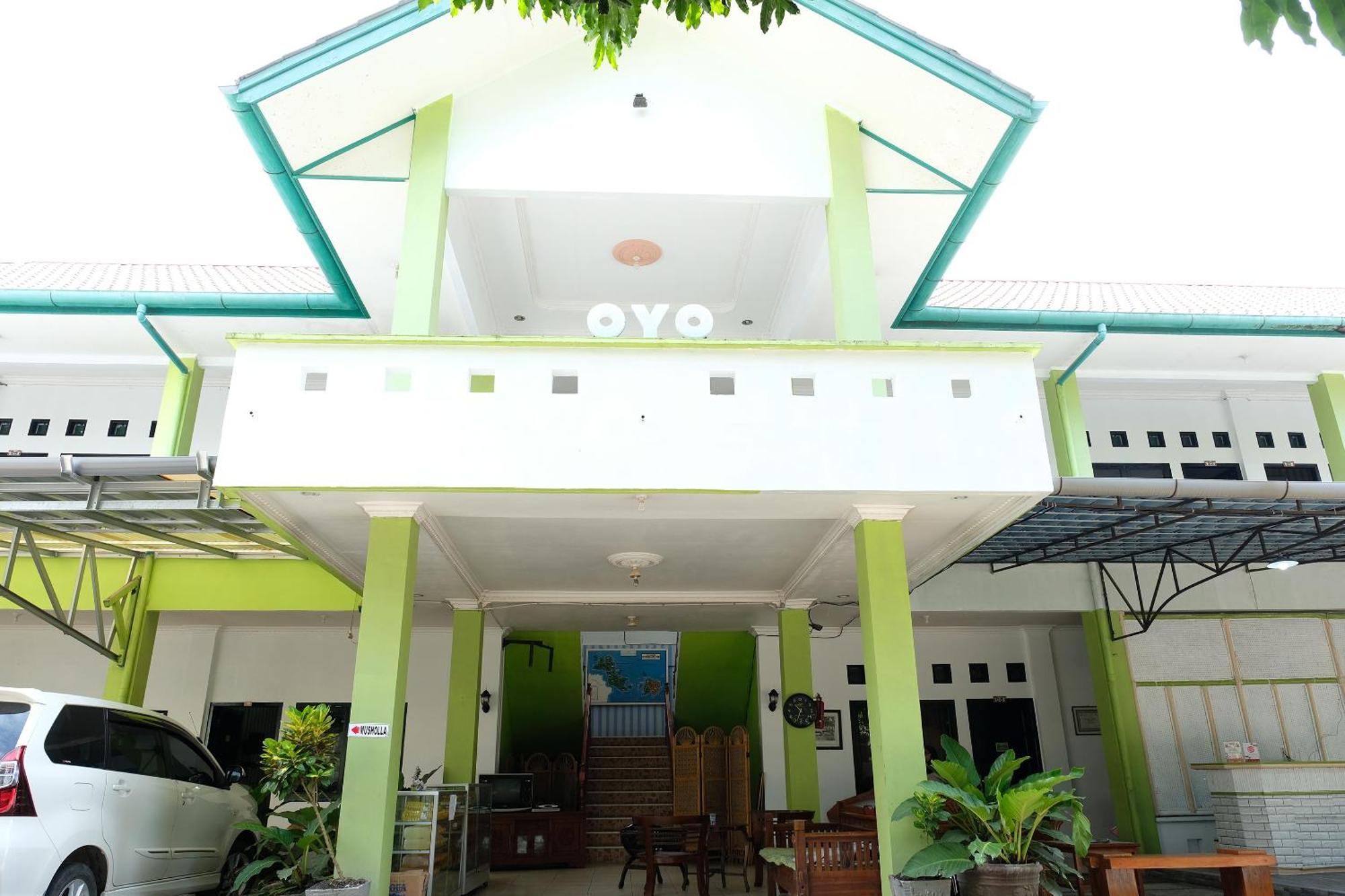 Oyo 2186 Esbe Hotel Syariah Tanjung Pandan Exterior photo