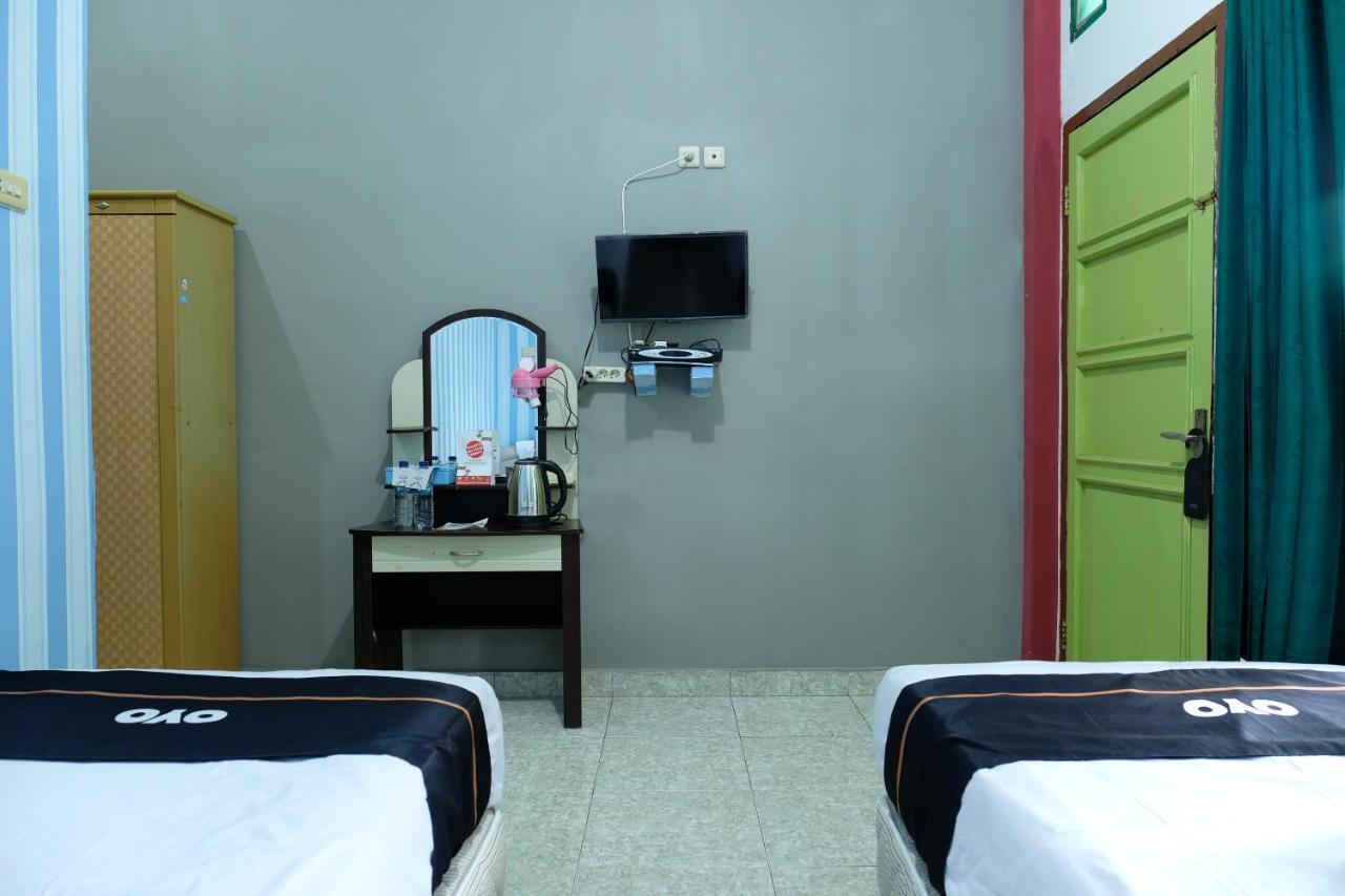 Oyo 2186 Esbe Hotel Syariah Tanjung Pandan Exterior photo